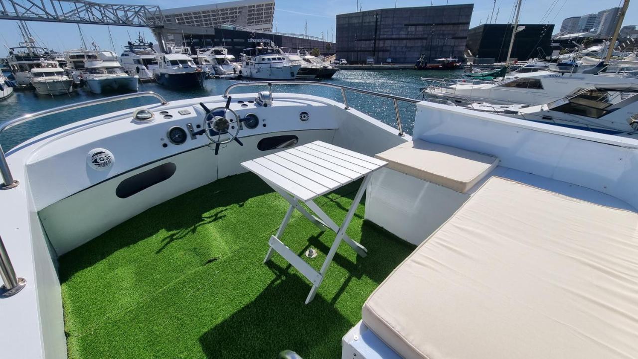 Charming Boat House In Barcelona With Big Terrace And Solarium Hotel Sant Adrià de Besòs Eksteriør billede